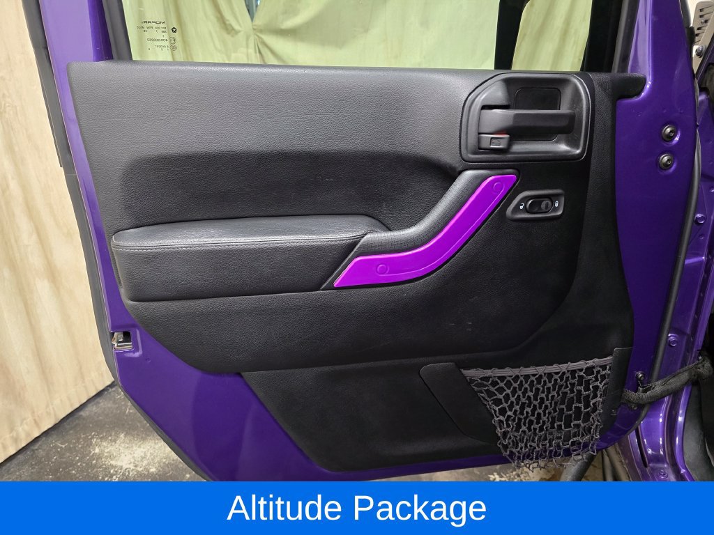 Used 2018 Jeep Wrangler Unlimited Sahara AWD/4WD image 12