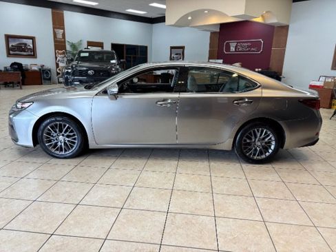 Used 2018 Lexus ES 350 w/ Premier Package FWD image 4