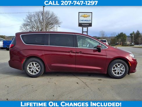 Used 2023 Chrysler Pacifica Touring-L image 5