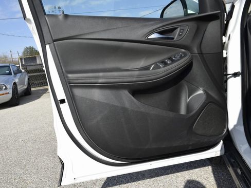 Used 2024 Buick Encore GX Sport Touring image 19