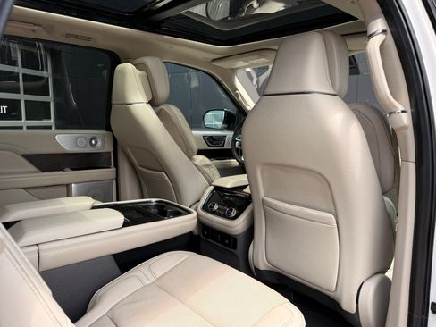 Used 2019 Lincoln Navigator L Reserve AWD/4WD image 23