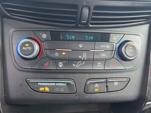 Used 2017 Ford Escape Titanium image 22
