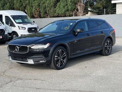 Used 2018 Volvo V90 T5 Cross Country w/ Convenience Package AWD/4WD image 1