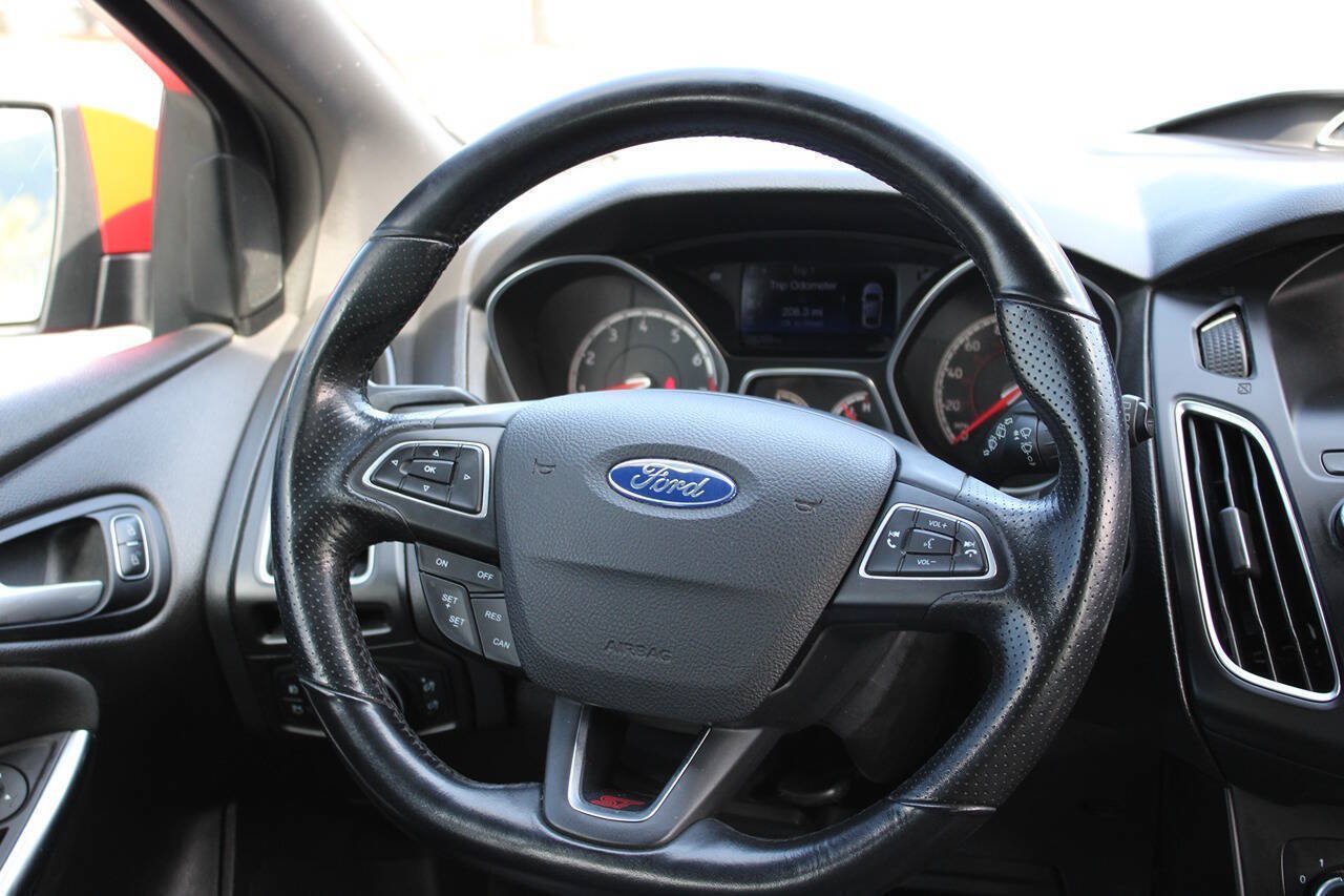Used 2015 Ford Focus ST FWD image 23