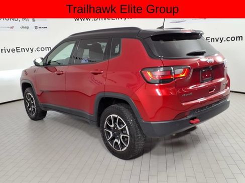 Used 2024 Jeep Compass Trailhawk w/ Trailhawk Elite Group AWD/4WD image 6