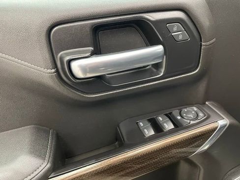 Used 2019 Chevrolet Silverado 1500 LT Trail Boss image 9