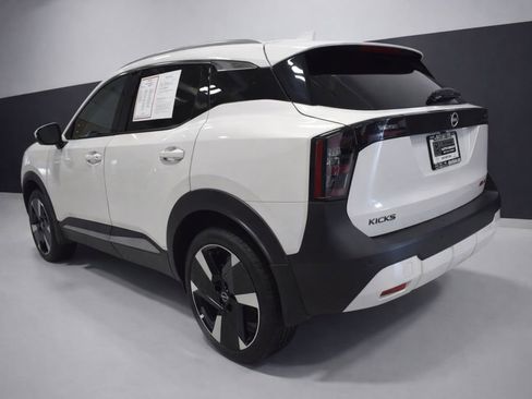 Certified 2025 Nissan Kicks SR AWD/4WD image 3