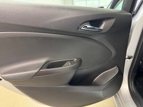 Used 2017 Chevrolet Cruze LS FWD image 16