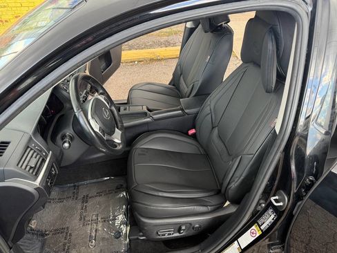 Used 2013 Lexus CT 200h image 10