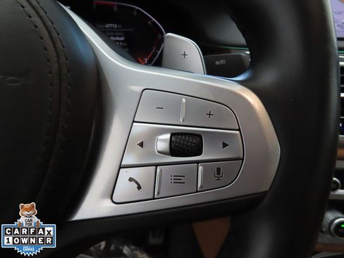 Used 2022 BMW 750i xDrive w/ M Sport Package image 17