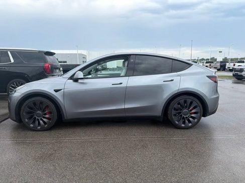 Used 2025 Tesla Model Y Performance AWD/4WD image 3