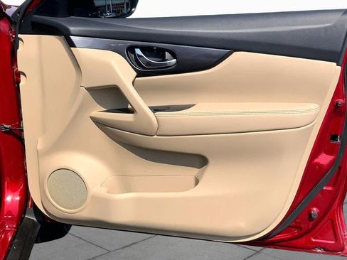 Used 2018 Nissan Rogue SV FWD image 23