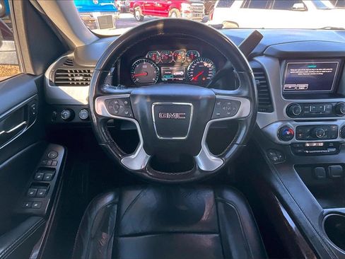 Used 2019 GMC Yukon XL SLT image 5