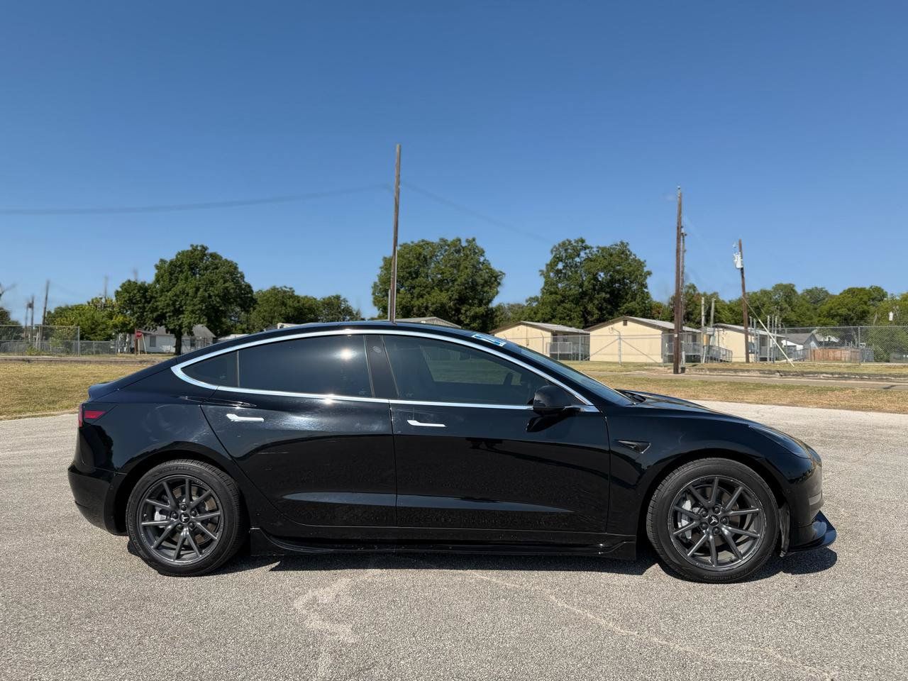 Used 2020 Tesla Model 3 Standard Range RWD image 2