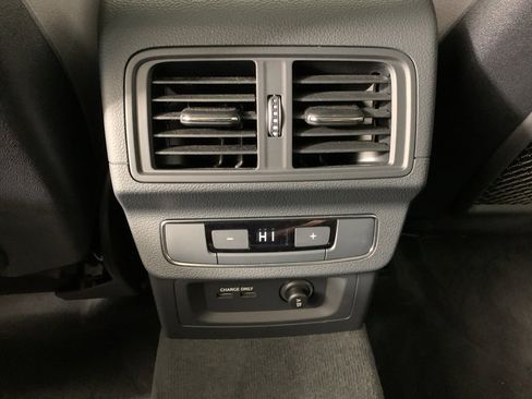 Used 2024 Audi Q5 e Premium Plus image 26
