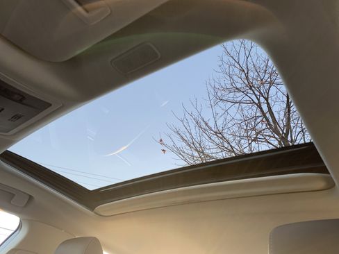 Used 2025 Lexus ES 350 w/ Premium Package image 28