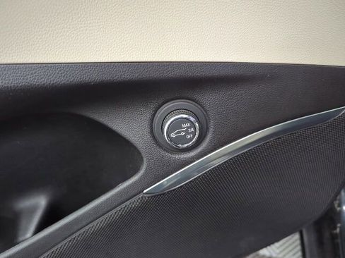 Used 2019 Buick Enclave Essence AWD/4WD image 11
