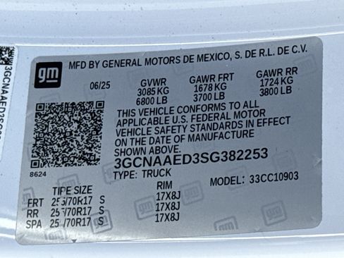 Used 2025 Chevrolet Silverado 1500 W/T image 32