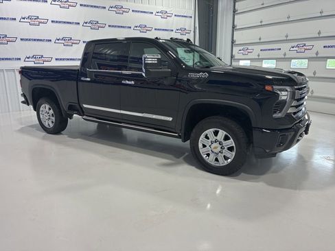 Used 2024 Chevrolet Silverado 2500 High Country w/ High Country Premium Package AWD/4WD image 9