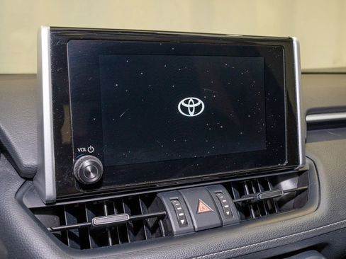 Used 2023 Toyota RAV4 XLE Premium image 13