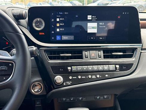 Certified 2025 Lexus ES 350 w/ Premium Package FWD image 14