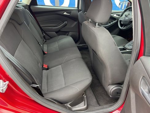 Used 2016 Ford Focus SE w/ SE Power Seat Package image 13