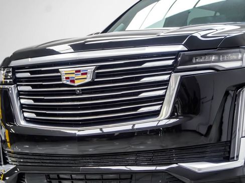 Used 2024 Cadillac Escalade ESV Premium Luxury Platinum AWD/4WD image 2