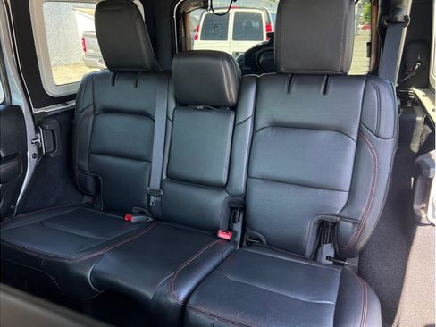 Used 2021 Jeep Wrangler Unlimited Rubicon AWD/4WD image 9