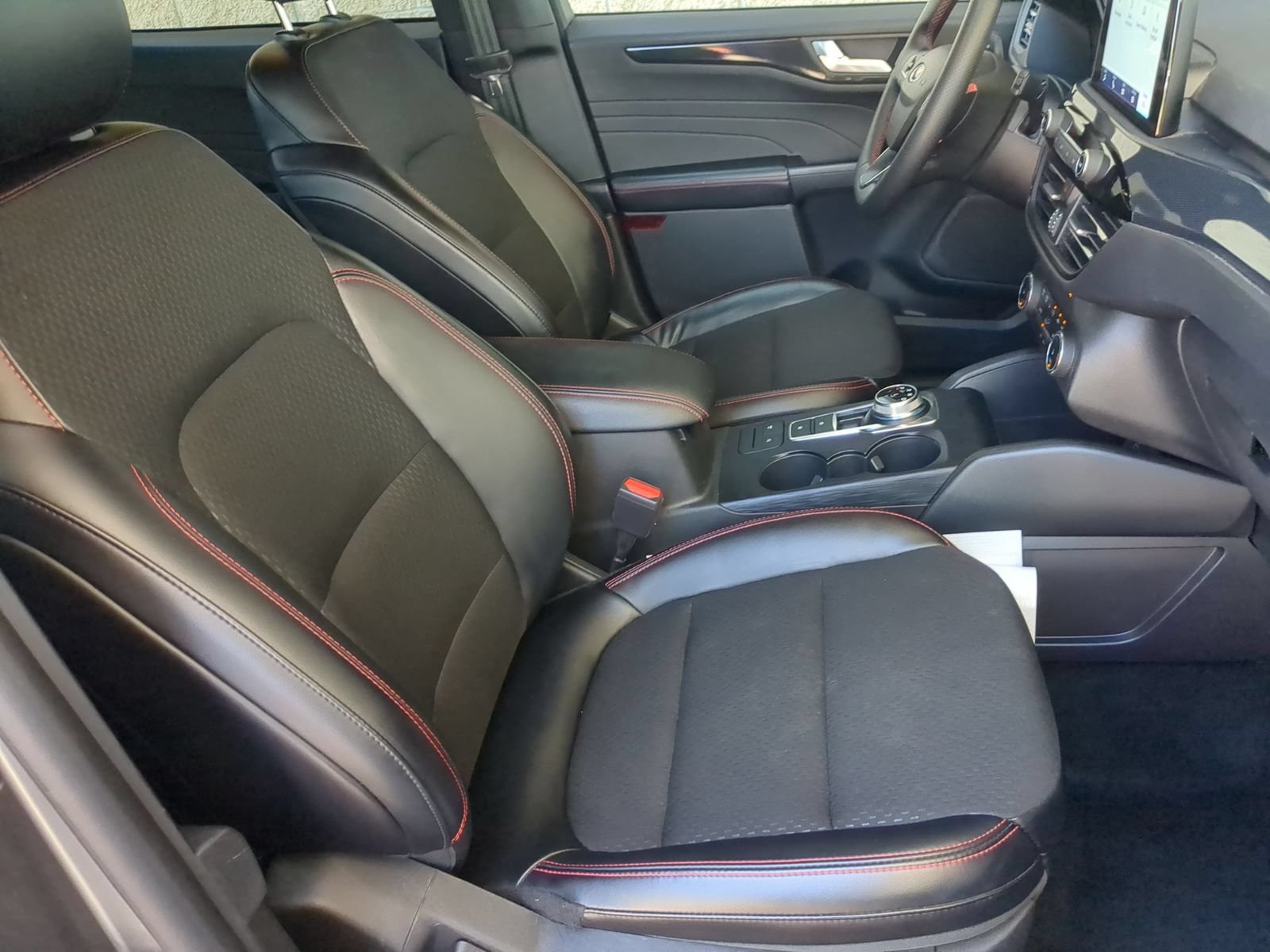 Used 2025 Ford Escape ST-Line FWD image 27