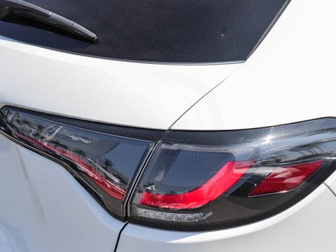 Used 2024 Honda HR-V EX-L image 9