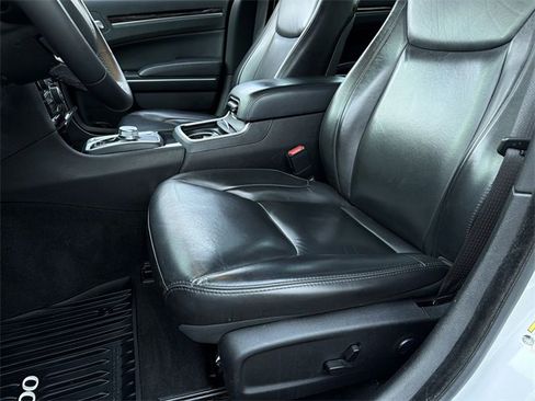 Used 2023 Chrysler 300 Touring L image 23