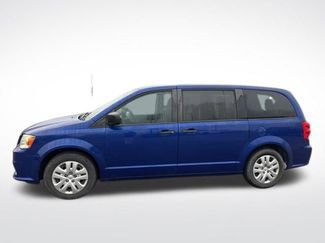 Used 2019 Dodge Grand Caravan SE w/ UConnect Hands-Free Group video 2