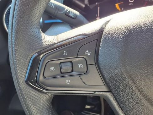 Used 2025 Chevrolet Trax LT FWD image 25