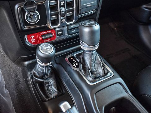 Used 2023 Jeep Wrangler Unlimited Rubicon 4xe w/ Steel Bumper Group image 18