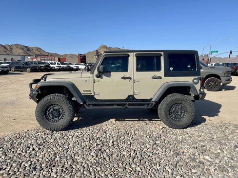 Used 2018 Jeep Wrangler Unlimited Sport w/ Max Tow Package AWD/4WD image 2