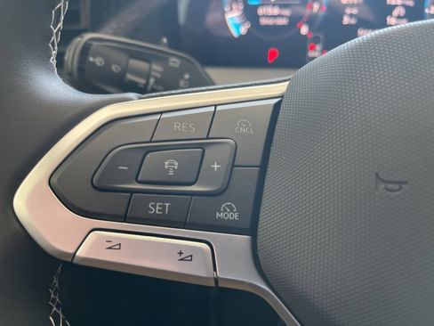 New 2026 Volkswagen Tiguan SE image 19