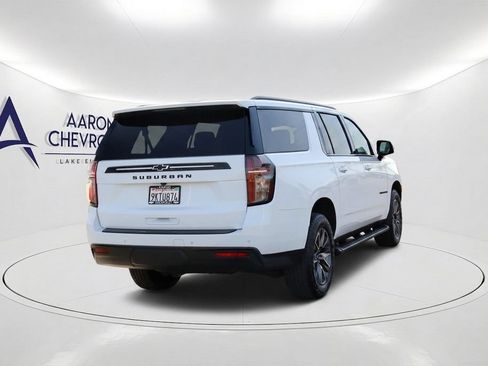 Used 2024 Chevrolet Suburban Z71 w/ Luxury Package AWD/4WD image 7