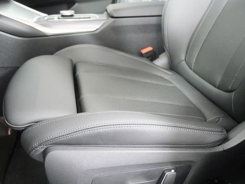 New 2026 BMW 330i Sedan w/ M Sport Package image 10