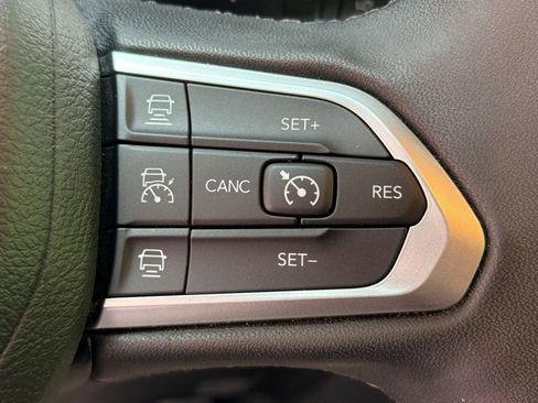 Used 2025 Jeep Compass Limited AWD/4WD image 33