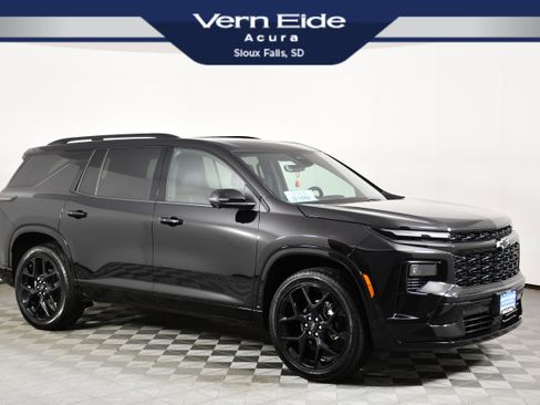 Used 2026 Chevrolet Traverse RS image 1