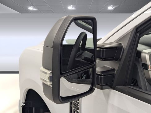 New 2026 Ford F250 XL w/ XL Chrome Package image 33