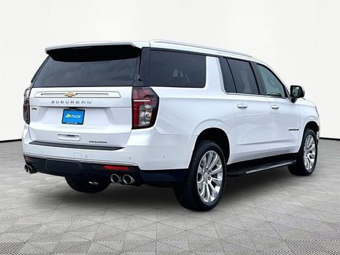 Used 2023 Chevrolet Suburban Premier w/ Advanced Technology Package AWD/4WD image 6