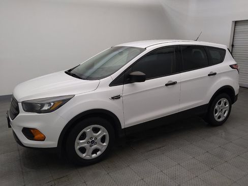 Used 2018 Ford Escape S image 2
