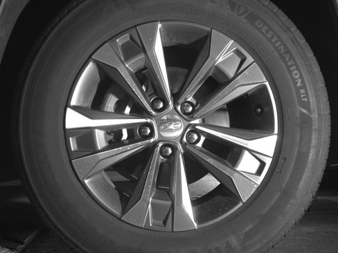 Used 2025 Chevrolet Equinox LT FWD image 12