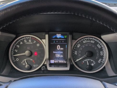Used 2022 Toyota Tacoma SR5 w/ Technology Package RWD image 25