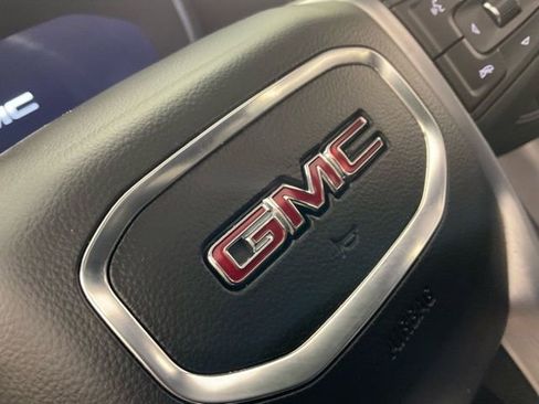 Used 2023 GMC Yukon SLT image 47