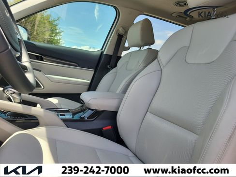 Used 2025 Kia Telluride S FWD image 28