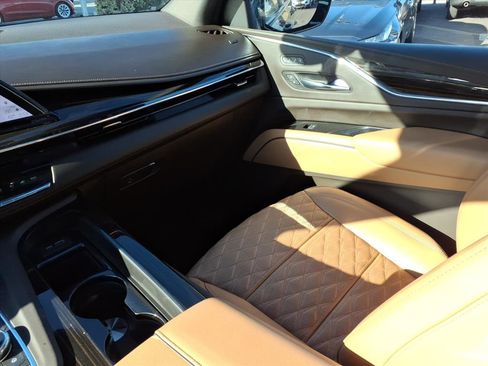 Certified 2023 Cadillac Escalade ESV Sport w/ Touring Package image 22