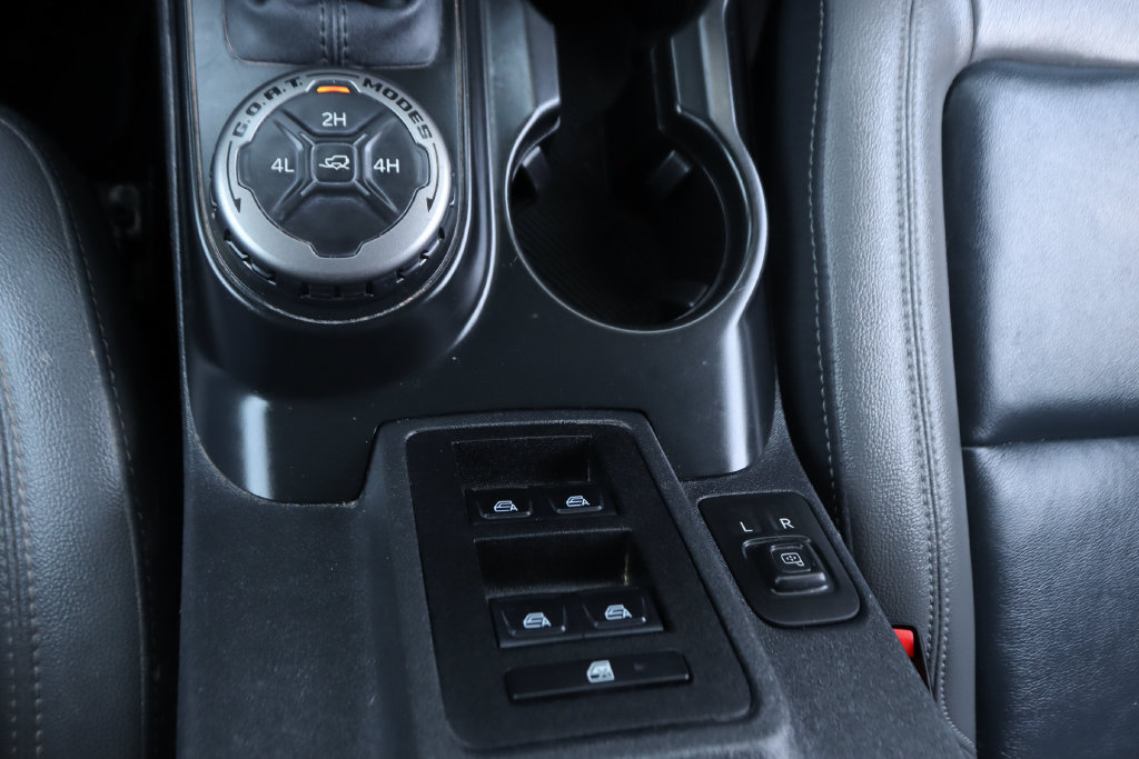 Used 2024 Ford Bronco Outer Banks AWD/4WD image 32