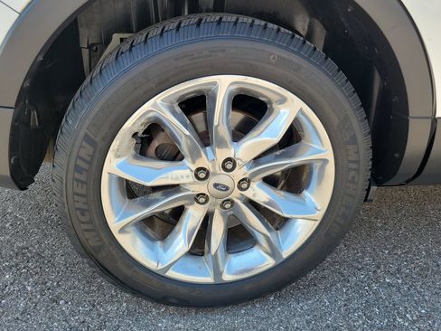 Used 2014 Ford Explorer Limited w/ Equipment Group 302A AWD/4WD image 6